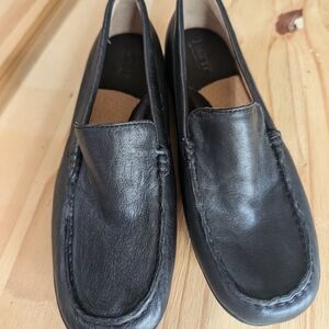 Born leather loafer shoes size 6.5